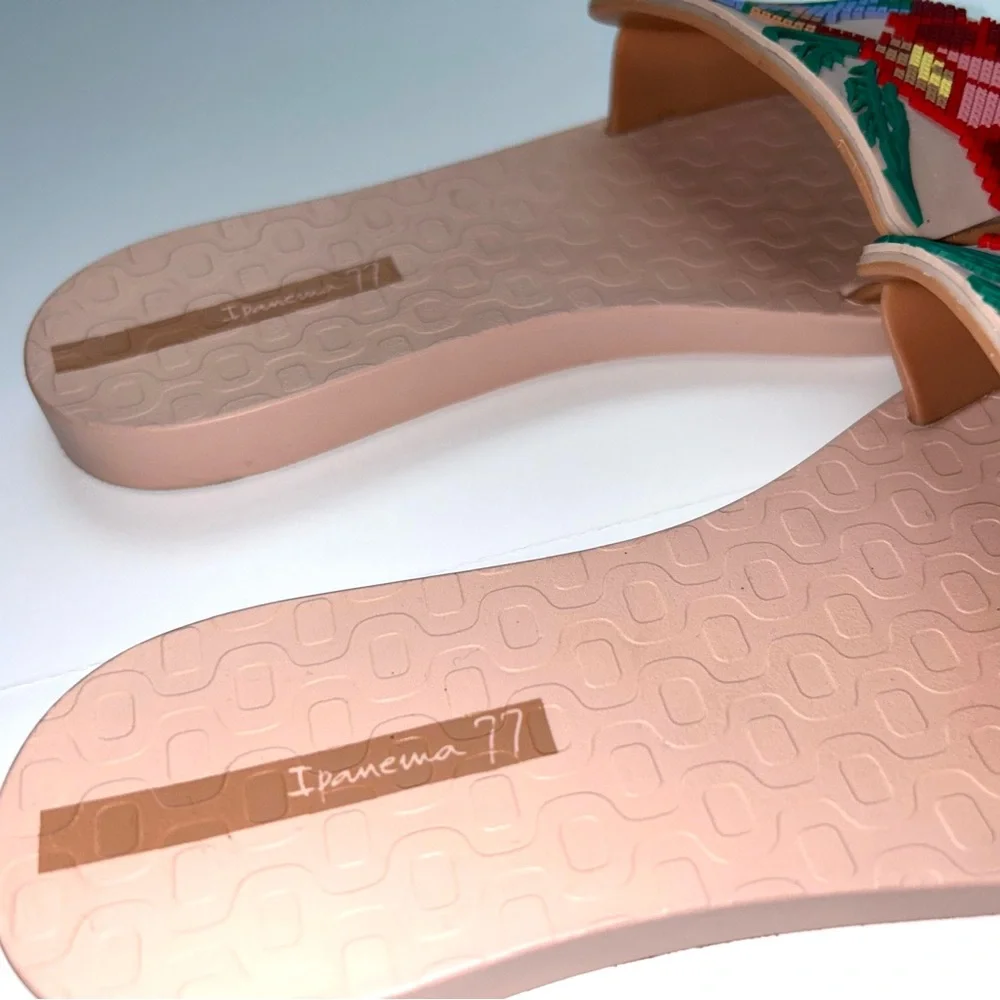 Ipanema Slip on Sandals Thongs Beige Floral Flip-flops Beach Vacation-wear‎ 38EU